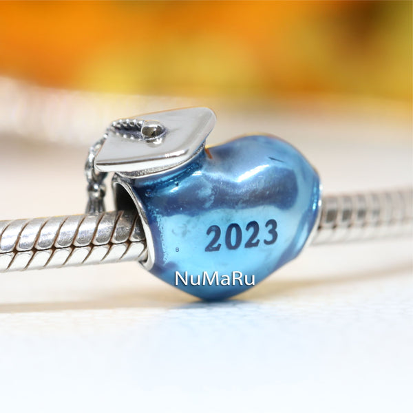 Blue 2023 Graduation Heart Charm 792590C01 - NUMARU