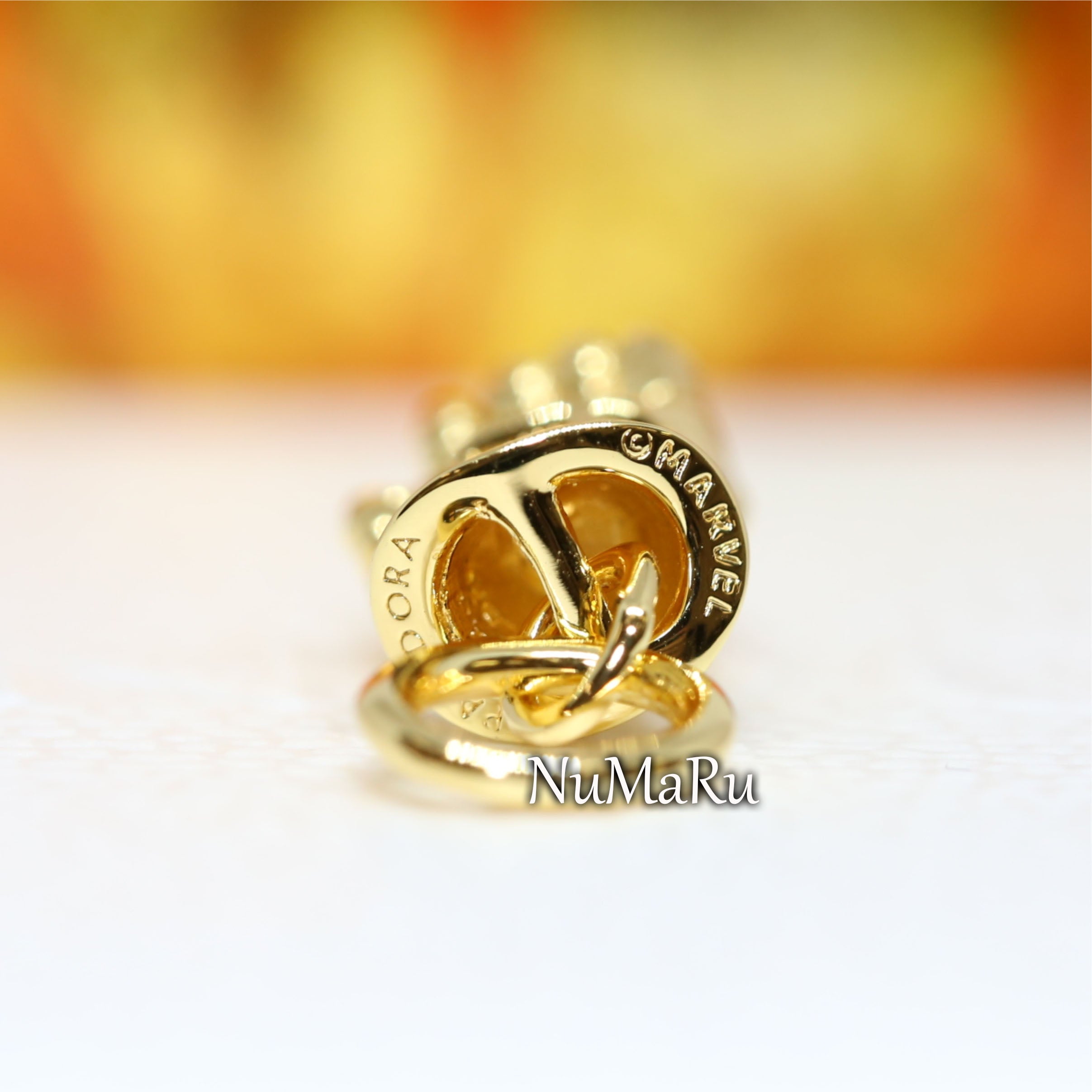 Infinity Gauntlet Dangle Charm 760661C01 – NUMARU