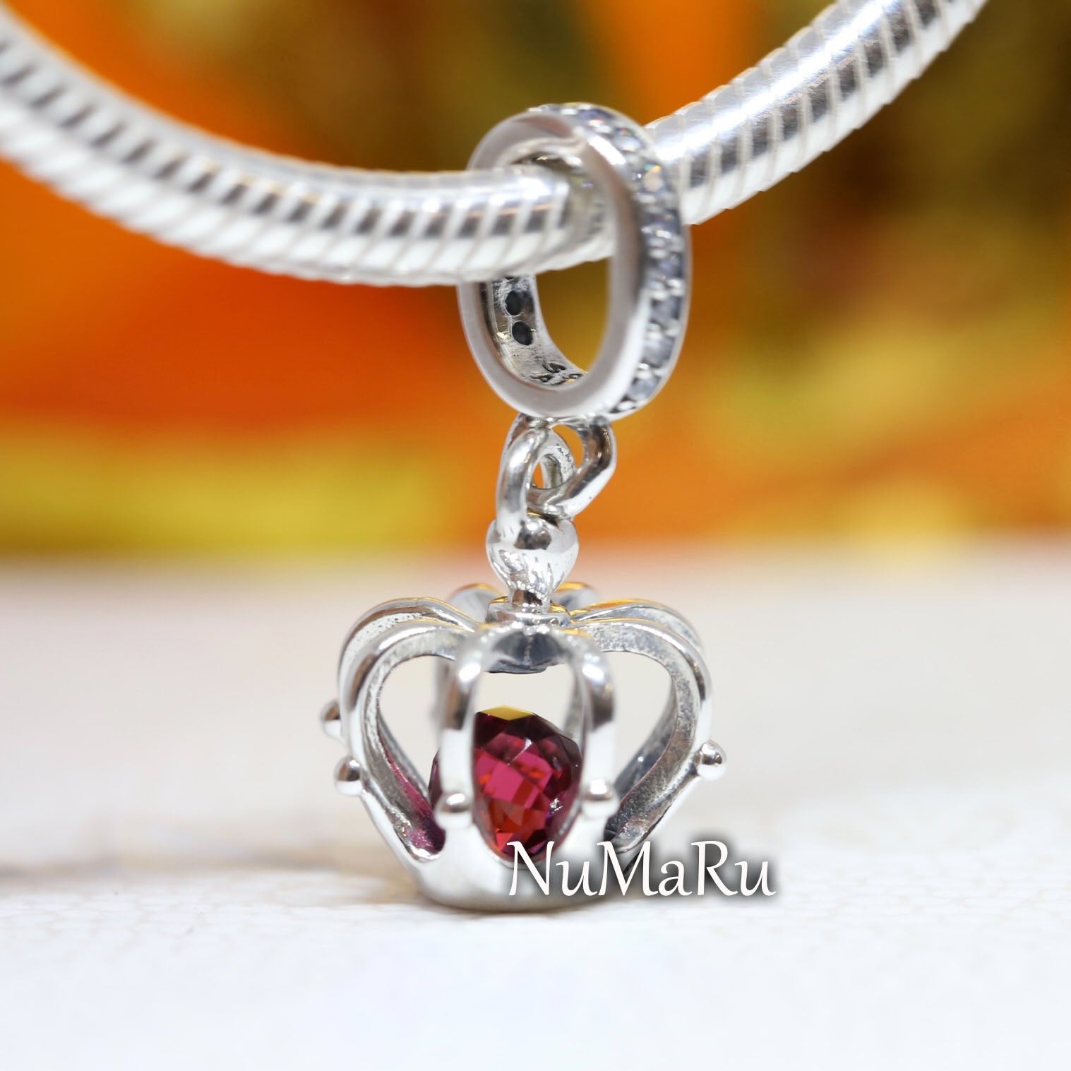 792199c01 Regal Crown Dangle Charm 790231C01 – NUMARU