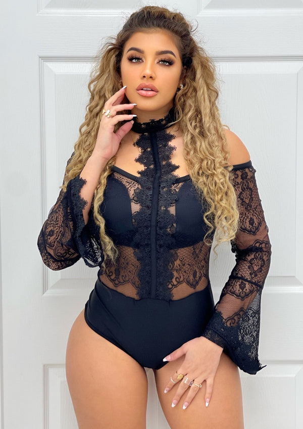 Amoura Eyelash Scallop Bell Sleeve Lace Bodysuit - NUMARU