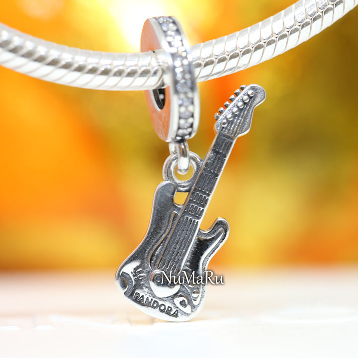 Electric Guitar Dangle Charm 798788C01.  jewelry, beads for charm, beads for charm bracelets, charms for bracelet, beaded jewelry, charm jewelry, charm beads