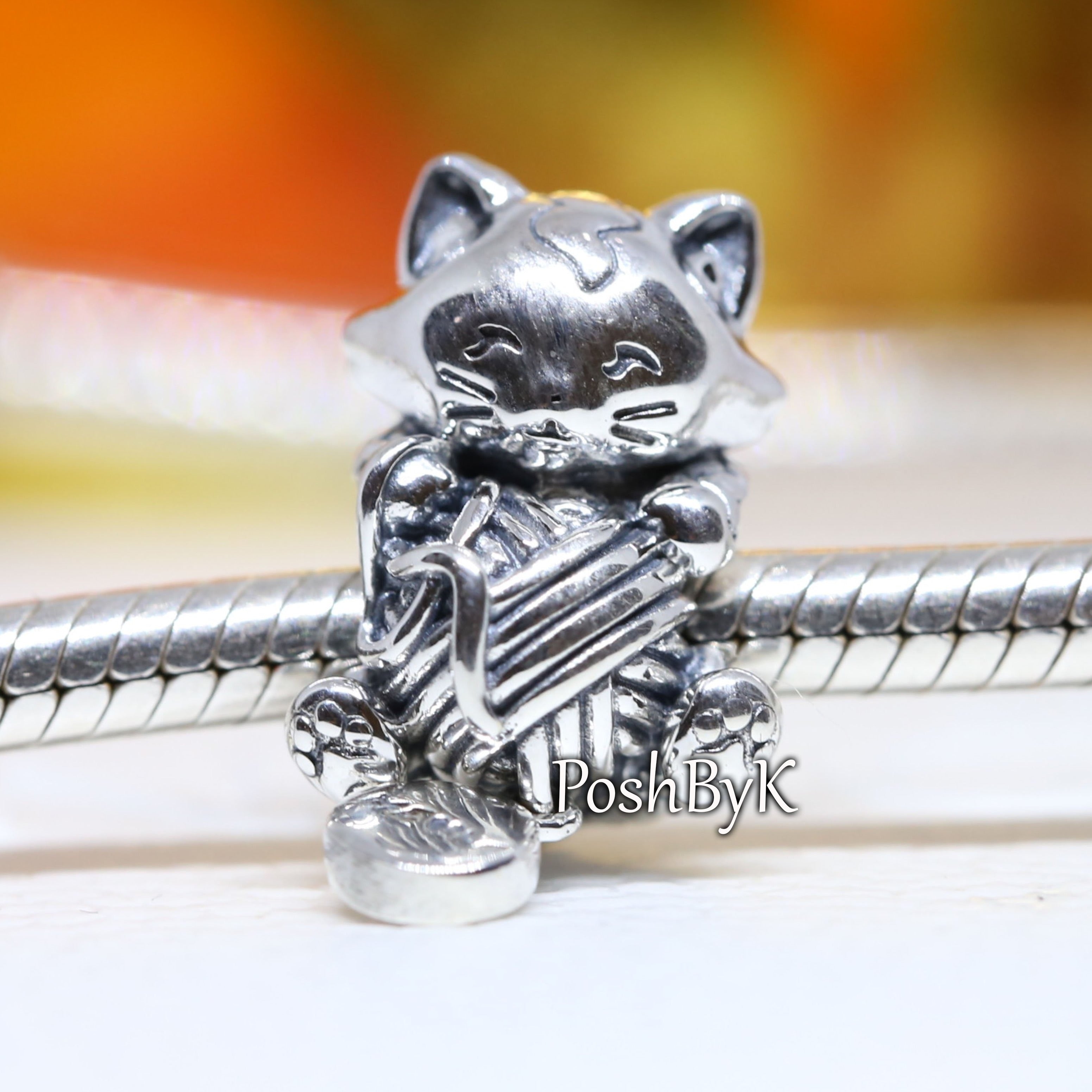 Kitten & Yarn Ball Charm 799535C00 – NUMARU