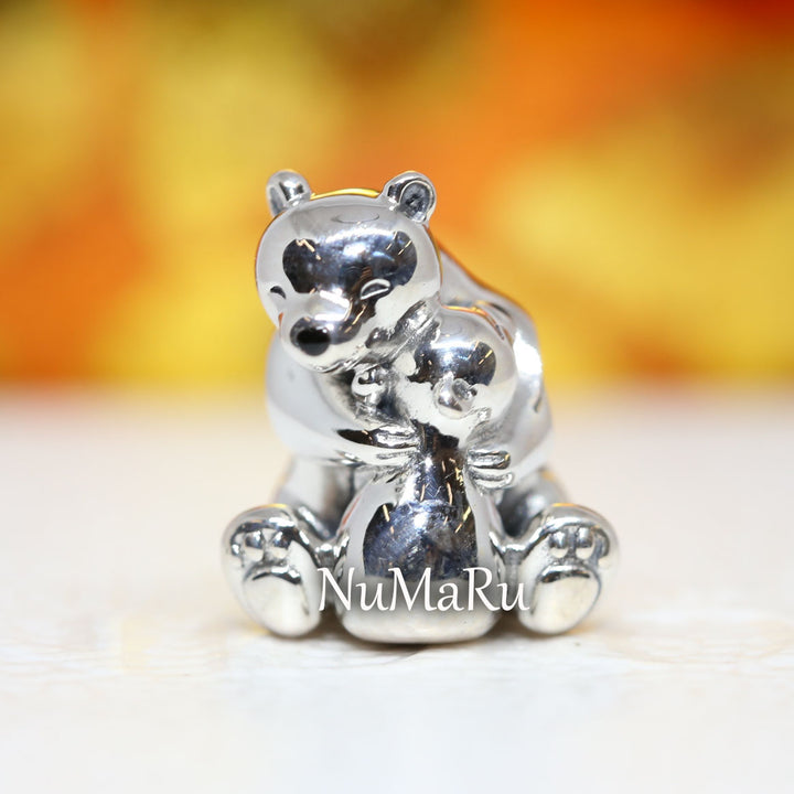 Hugging Polar Bears Charm 790032C01 - NUMARU, jewelry, beads for charm, beads for charm bracelets, charms for bracelet, beaded jewelry, charm jewelry, charm beads, 