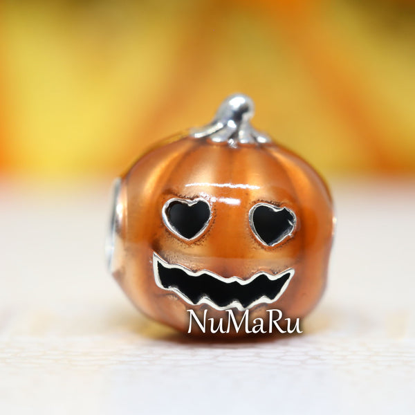 Glow-in-the-dark Spooky Pumpkin Charm 792291C01 - NUMARU