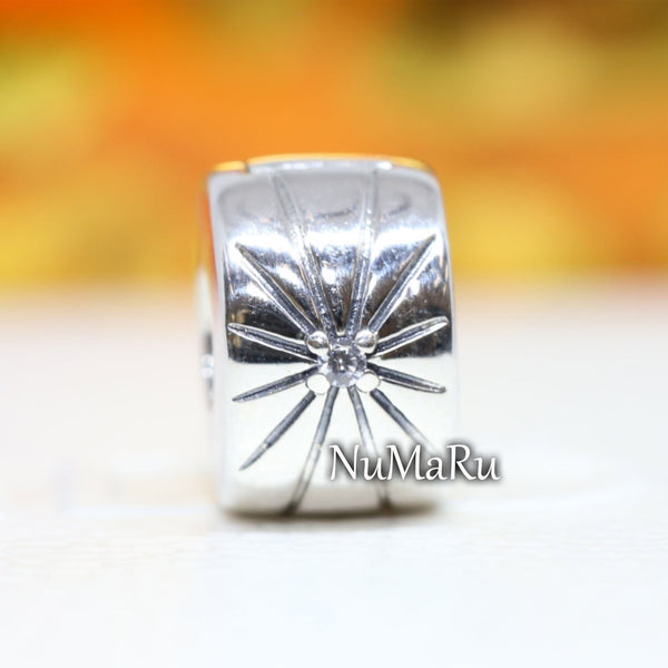 Sparkling Sunburst Clip Charm 798614C01 - NUMARU, jewelry, beads for charm, beads for charm bracelets, charms for bracelet, beaded jewelry, charm jewelry, charm beads, 