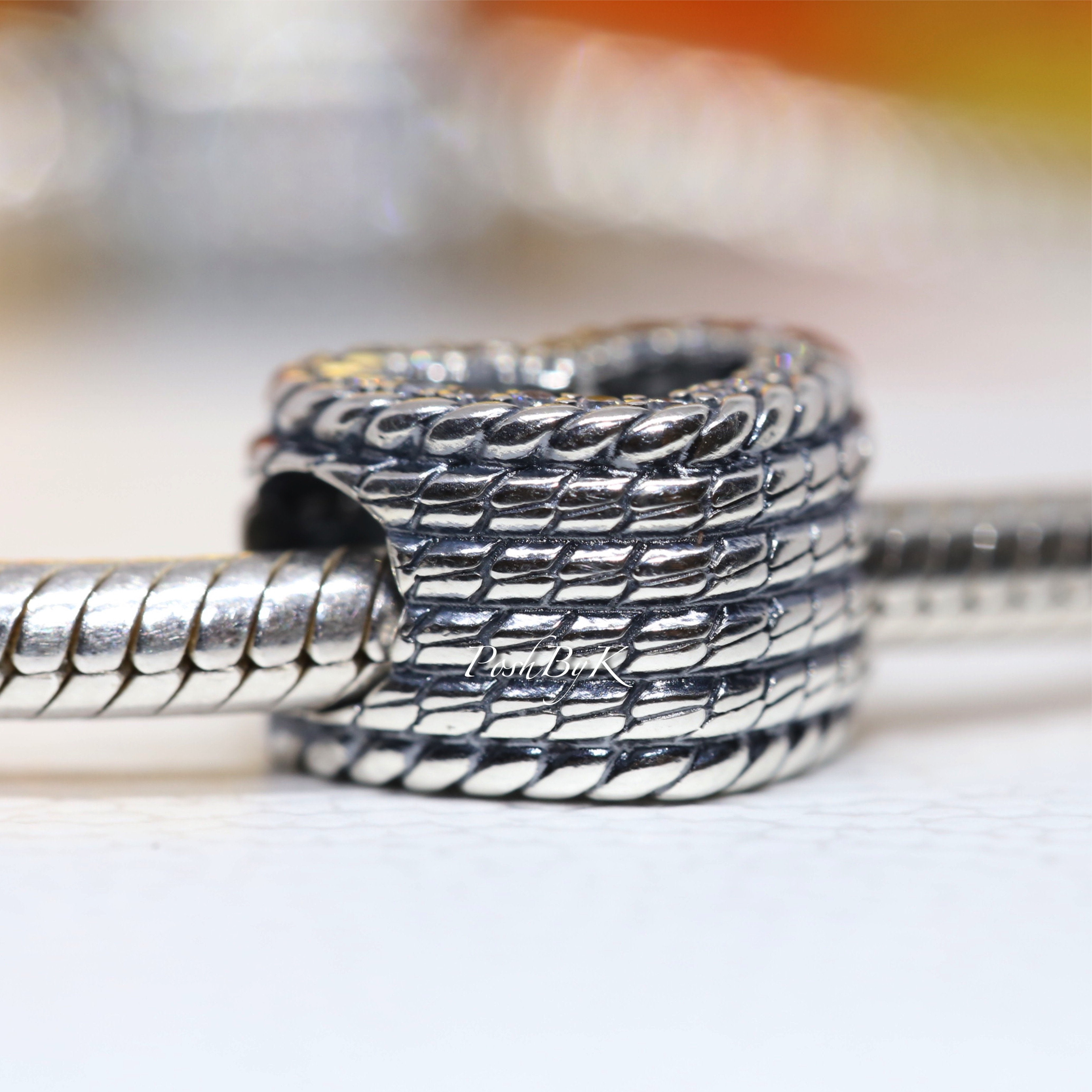 Snake Chain Pattern Open Heart Charm 799100C01 – NUMARU