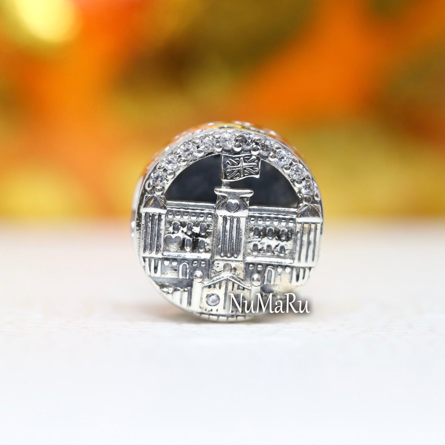 Sparkling Buckingham Palace Charm 799382C01 – NUMARU