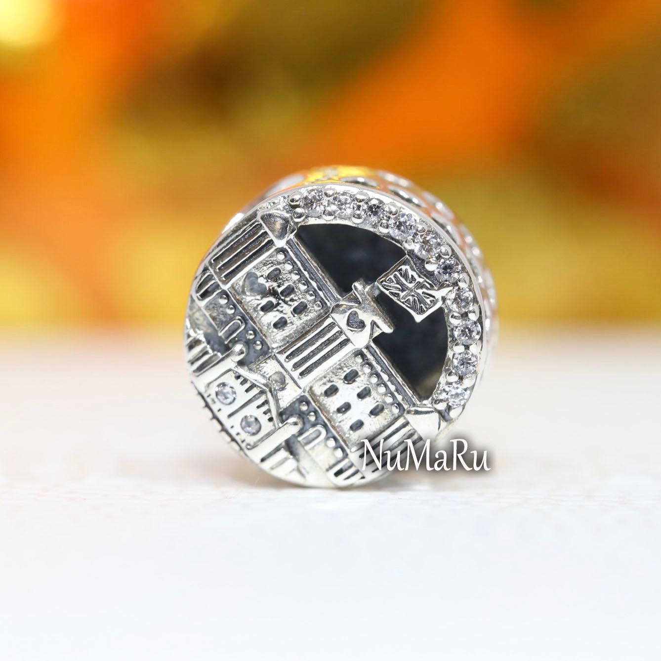 Sparkling Buckingham Palace Charm 799382C01 – NUMARU